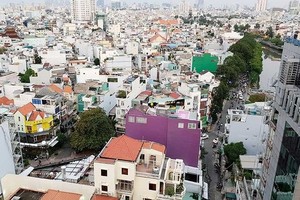 本市若干坊、郡面積小、人口多，所以不能達面積標準。