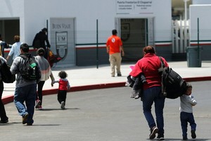 歐盟當地時間12日發佈的統計數據顯示，今年上半年歐洲30國(歐盟28國及挪威和瑞士)收到的避難申請同比增加一成。（圖源：互聯網）