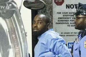 被逮捕的槍手名叫莫里斯·希爾，36歲，費城本地居民。（圖源：CCTV視頻截圖）