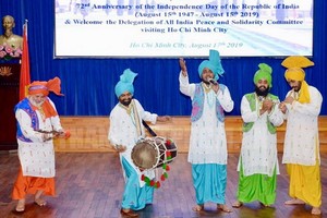 招待會上文藝表演節目助興。（圖源：市黨部新聞網）