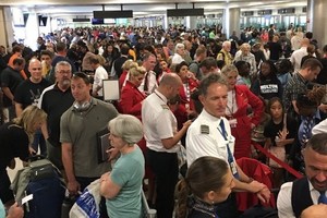 美國海關及邊防局一度因大規模電腦故障，而令各地機場陷入癱瘓。（圖源：互聯網）