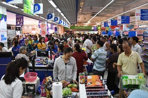 超市人山人海。（圖源：互聯網）