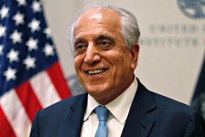 哈利勒扎德表示與塔利班達成和平協議。（圖源：AP）