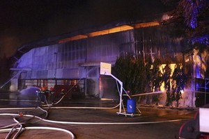 消防隊聞訊後趕抵火警現場進行滅火。（圖源：天王）