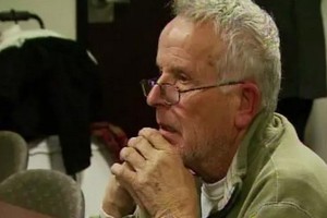 在2016年的聽證會上，當時71歲的克洛普弗遭到了9項指控。（圖源：互聯網）