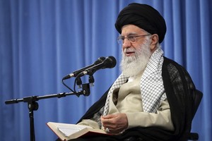 伊朗最高領袖哈梅內伊發表講話。（圖源：AP）
