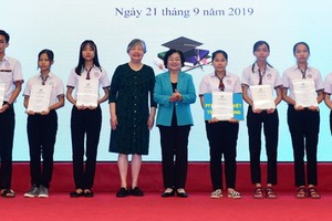 丁善理紀念基金會獎學金頒贈儀式一瞥。