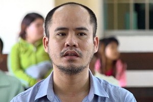 出庭受審的被告人阮清方。（圖源：T. Lĩnh）