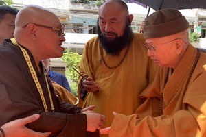 來自世界各地的高僧大德於昨(25)日陸續抵達本市以共襄盛舉。