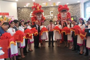 亞洲餅家第4間大型餅廠開張儀式。