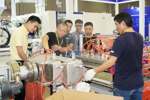 每年的塑橡膠展都吸引眾多國內外業者前往參觀與洽商。