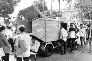 在會議上陳列的達標垃圾運載車款。