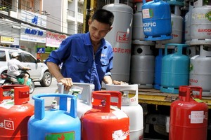 12 公斤瓶裝瓦斯售價暴漲 2 萬 4000元。（示意圖源：田升）