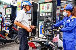 汽油每公升上調 666 元。（示意圖源：互聯網）