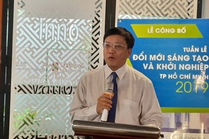 市科學技術廳副廳長阮克清在新聞發佈會上公佈 WHISE 2019 活動。（圖源：進旺）