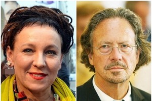 托卡丘克（左圖）及漢德克。