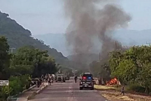 墨西哥警察遭毒販伏擊致14 死 20 傷。（圖源：互聯網）