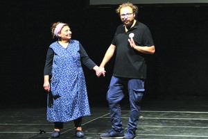 這是意大利藝人盧卡‧瓦洛(LucaVullo)與其母親安吉拉‧加布里埃爾(Angela Galeriele)首次來越的演出。（圖源：互聯網）