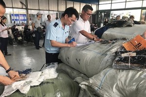 市海關機關檢查冒充越南原產地的商品。