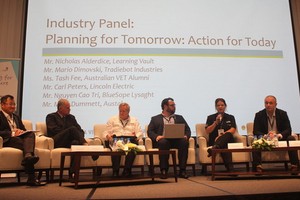 越澳兩國企業家代表在研討會上分享意見和交換構思。（圖源：何平）