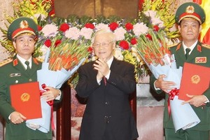 軍銜晉升《決定》頒授儀式。（圖源：越通社）