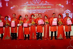 峴港市貧困工人集體婚禮儀式一瞥。（圖源：鄭國勇）