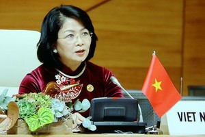 國家副主席鄧氏玉盛出席第十八屆不結盟運動峰會框架內的各場討論。（圖源：越通社）