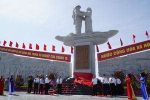 同塔省1954年集結事件紀念碑落成儀式。（圖源：玉才）