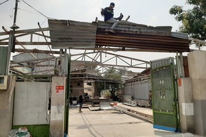 在拆除中的僭建工程。（圖源：玉河）