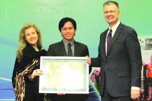 34 公司榮獲企業社會責任獎