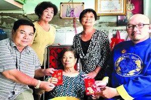 兩單位探訪優秀藝人梁玉燕