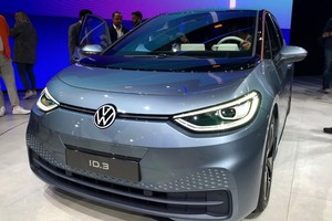 9月9日，德國福士偉根在新電動汽車發布會上展示了一輛ID.3量產原型車。 （圖源：路透社）