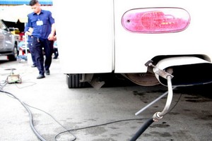 職能單位在西區車站檢查。（圖源：嘉明）