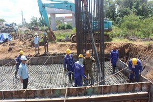 目前，忠良-美順高速項目的全部施工只達27%。