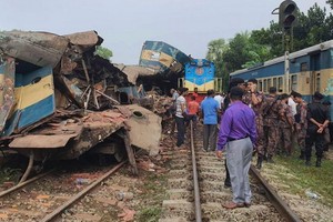 火車嚴重損毀。（圖源：互聯網）