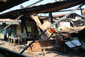 火勢熄滅後的現場一片狼藉。（圖源：越通社）