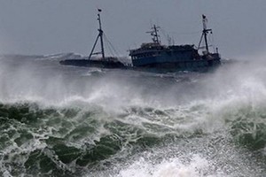 東海即將出現罕見的“雙颱風胚胎”共舞。（示意圖源：田升）