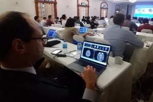 專家們在Planet course 課程上分享治療猝死經驗。（圖源：阮盛）