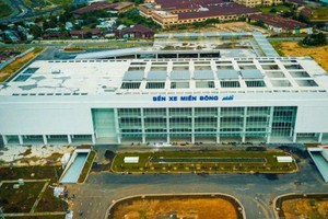 從高處俯瞰的新東區車站現狀一瞥。（圖源：Vietnamdaily）