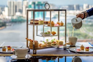 西貢萬韻酒店在“黑色星期五”優惠活動中所推介的各類烤餅及進口Dammann Freres名茶。（圖源：The Reverie Saigon）