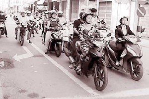 有右拐箭頭的路口。