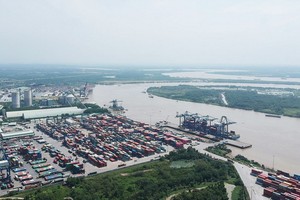 新港富友港口一隅。