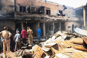 工廠被大火徹底摧毀。（圖源：互聯網）