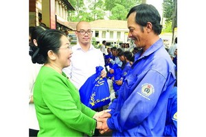 不得拖欠工人薪資及春節獎金