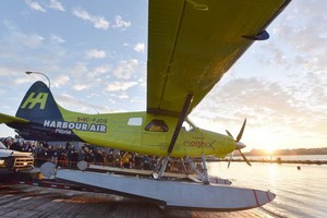 這架飛機改裝自一架水上飛機，試飛當日由海港航空公司創始人兼首席執行官格雷格·麥克杜格爾駕駛。（圖源：互聯網）