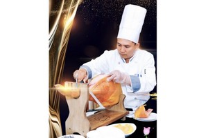 越華飲食盛會今日開幕