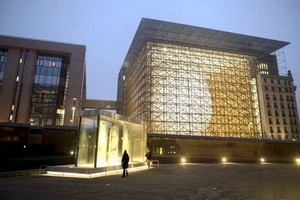 歐盟總部大樓被爆料非法移民工參與承建。（圖源：互聯網）