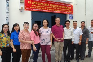 溫情屋轉交儀式。