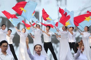 紀念儀式文藝表演節目。（圖源：勇方）