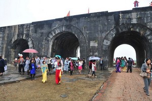 遊客遊覽胡城世界文化遺產。（圖源：互聯網）